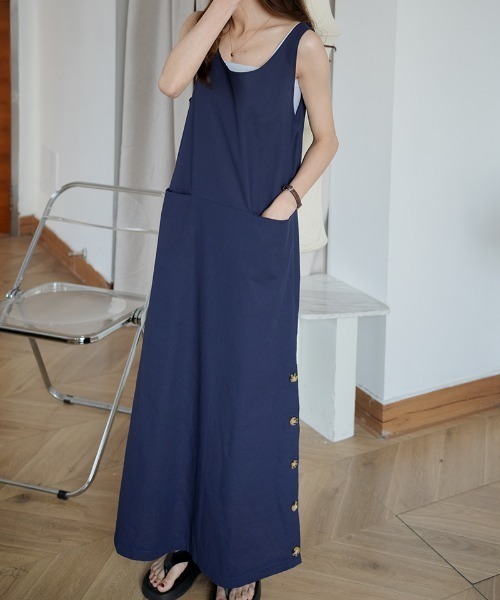 ABITOKYO(アビトーキョー)の「マキシ丈サイドボタンノースリーブロングワンピース(ワンピース・レディース・ネイビー/モカ/グリーン/カーキ/チャコールグレー・FREE)」の17枚目の写真