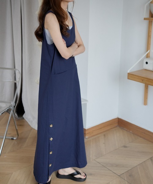 ABITOKYO(アビトーキョー)の「マキシ丈サイドボタンノースリーブロングワンピース(ワンピース・レディース・ネイビー/モカ/グリーン/カーキ/チャコールグレー・FREE)」の19枚目の写真