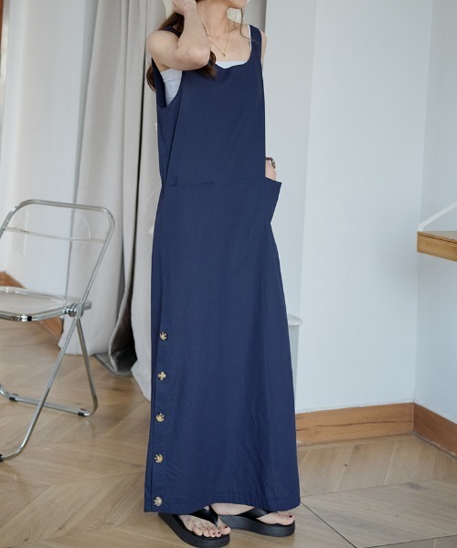 ABITOKYO(アビトーキョー)の「マキシ丈サイドボタンノースリーブロングワンピース(ワンピース・レディース・ネイビー/モカ/グリーン/カーキ/チャコールグレー・FREE)」の22枚目の写真