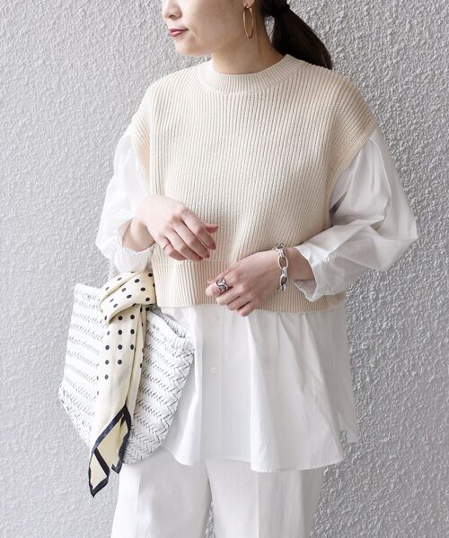 SHIPS(シップス)の「〈手洗い可能〉7分袖シャツ×ニットベストコンビトップス◆(ベスト・レディース・ナチュラル/コバルトブルー・ONE SIZE)」の14枚目の写真