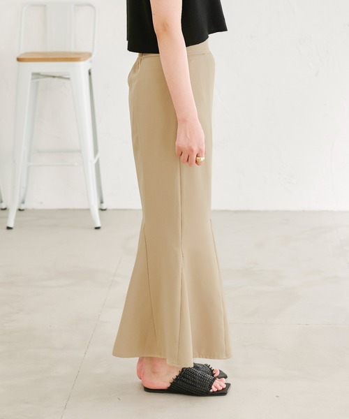 Ambre Neige(アンブルネージュ)の「フレアマーメイドスカート/【WEB/EC限定商品】(スカート・レディース・ブラック/ベージュ/モカ・SMALL/MEDIUM)」の4枚目の写真
