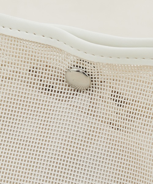 un dix cors（アンディコール）の「爽やかなメッシュデザイン　巾着付きメッシュトート2WAYバッグ（トートバッグ・レディース・ブラック/オフホワイト・FREE）」の10枚目の写真