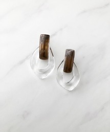 アクリルドロップピアス