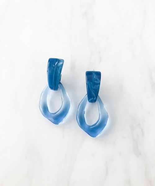 TIMELESS&THREE（タイムレスアンドスリー）の「アクリルドロップピアス（ピアス（両耳用）・レディース・ホワイト/ブラウン/グレー/グリーン/ブルー/ピンク/ホワイト系その他/グリーン系その他/ピンク系その他/ライトブルー/ベージュ/グレー系その他/ブルー系その他/ネイビー/グレー系その他2/ブラウン系その他/ブルー系その他2/ゴールド/ホワイト系その他2/グリーン系その他2/ブルー系その他3/ブルー系その他4/ブラウン系その他2/ブラウン系その他3/ホワイト系その他3/ブルー系その他5・FREE）」の20枚目の写真