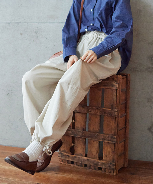 PARICI AMASISオーガニックツイル 吊りパンツ　ベージュ PAR ICI（パーリッシィ）の「AMASISオーガニックツイル 吊り