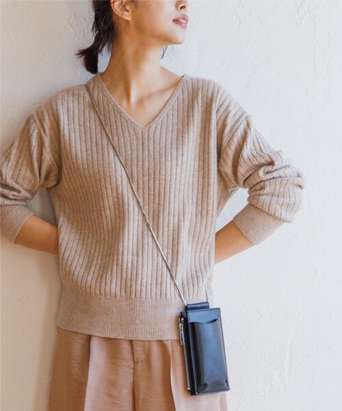 THE SHOP TK （ザ ショップ ティーケー ）の「◆スマホショルダーミニウォレットバッグ（ショルダーバッグ・レディース・ブラック/イエロー/サンドベージュ/ピンク系/ダークグリーン/ゴールド/ベージュ系5/ベージュ系その他2・00）」の15枚目の写真