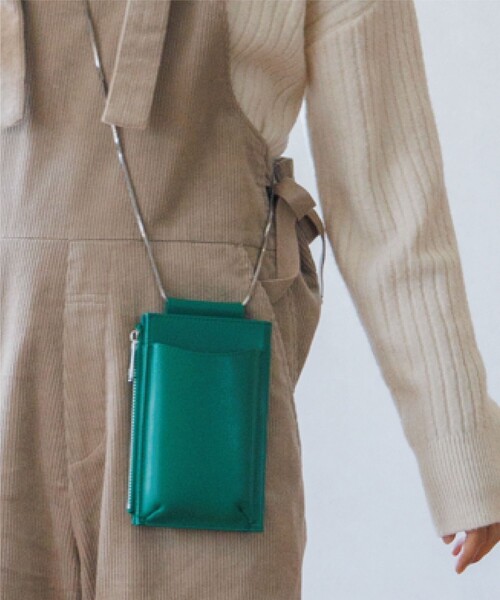 THE SHOP TK （ザ ショップ ティーケー ）の「◆スマホショルダーミニウォレットバッグ（ショルダーバッグ・レディース・ブラック/イエロー/サンドベージュ/ピンク系/ダークグリーン/ゴールド/ベージュ系5/ベージュ系その他2・00）」の17枚目の写真