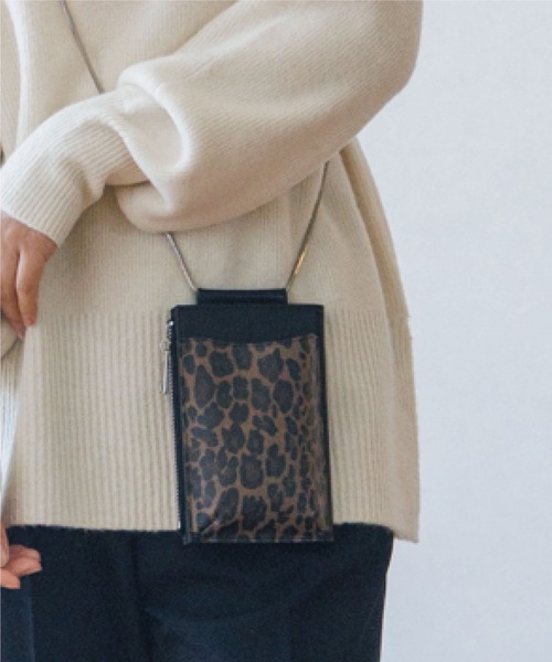 THE SHOP TK （ザ ショップ ティーケー ）の「◆スマホショルダーミニウォレットバッグ（ショルダーバッグ・レディース・ブラック/イエロー/サンドベージュ/ピンク系/ダークグリーン/ゴールド/ベージュ系5/ベージュ系その他2・00）」の5枚目の写真