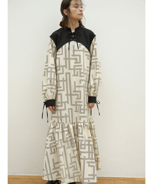 Ray BEAMS（レイビームス）の「RBS / プリント レースアップ ワンピース（ワンピース・レディース・ベージュ/オフホワイト・ONE SIZE）」の2枚目の写真