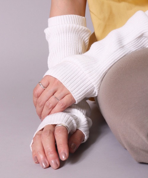 BAYBLO(ベイブロ)の「(SB)リブ ニット アームウォーマー(アームカバー・レディース・ブラック/杢グレー/ダークグリーン/チャコールグレー/ダークブラウン/グレイッシュベージュ/ネイビー/オフホワイト/ワイン・FREE)」の2枚目の写真