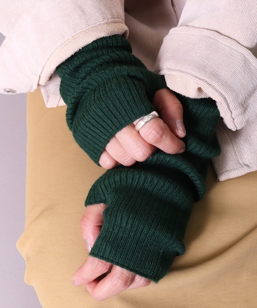 BAYBLO(ベイブロ)の「(SB)リブ ニット アームウォーマー(アームカバー・レディース・ブラック/杢グレー/ダークグリーン/チャコールグレー/ダークブラウン/グレイッシュベージュ/ネイビー/オフホワイト/ワイン・FREE)」の7枚目の写真