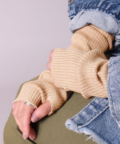 BAYBLO(ベイブロ)の「(SB)リブ ニット アームウォーマー(アームカバー・レディース・ブラック/杢グレー/ダークグリーン/チャコールグレー/ダークブラウン/グレイッシュベージュ/ネイビー/オフホワイト/ワイン・FREE)」の19枚目の写真