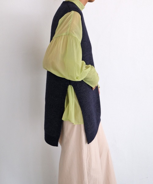 AKTE(アクテ)の「ニットロングベスト(ベスト・レディース・ホワイト/ネイビー・FREE)」の6枚目の写真