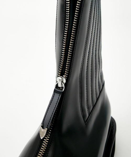 TOGA VIRILIS(トーガ ビリリース)の「FRONT ZIP BOOT BLACK LEATHER / AJ1219(ブーツ・メンズ・ブラック・41/42)」の10枚目の写真