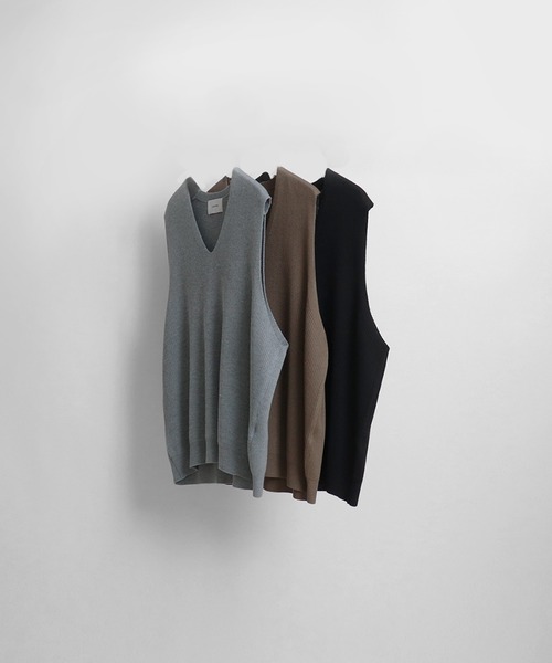 Confirm（コンファーム）の「Vネックプルオーバーニットベスト【Confirm】（ベスト・メンズ・ブラック/ベージュ/ブラウン/グレー/グリーン・M/L）」の7枚目の写真