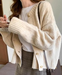 ケーブル柄ショート丈ニットカーディガン