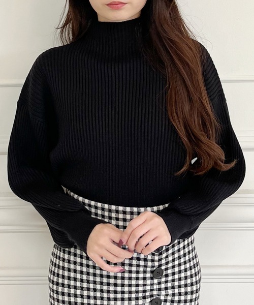 MIIA（ミーア）の「もちもちボトルネックニット（ニット/セーター・レディース・ブラック/オフホワイト/ブルー/グリーン/ピンク/オレンジ/イエロー/ベージュ・FREE）」の21枚目の写真