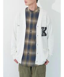 koe（コエ）の「ワッペン刺繍Vニットカーディガン（カーディガン/ボレロ・メンズ）」