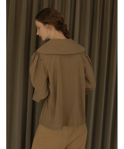 AMAIL（アマイル）の「Big collar nume shirt（シャツ/ブラウス・レディース・ブラウン/アイボリー・FREE）」の6枚目の写真