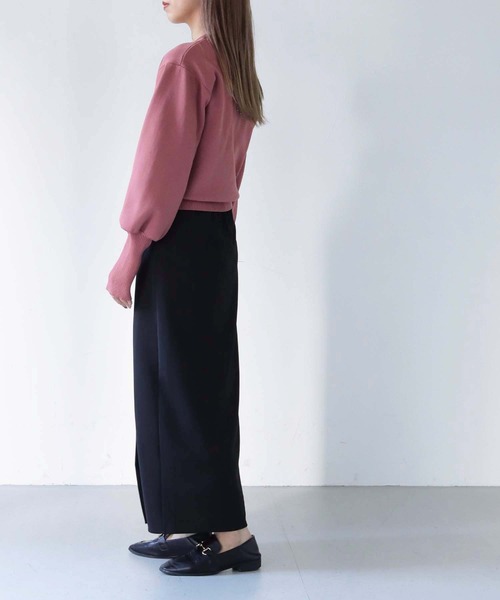 HER CLOSET（ハークローゼット）の「【shemoshelly】WEB限定ボリュームスリーブロングリブスウェットライクニット（ニット/セーター・レディース・ブラック/スモークピンク/オフホワイト/ブルー/ライトグレー/マスタード・M）」の13枚目の写真