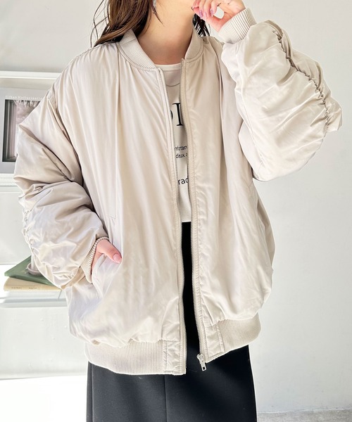 GeeRA（ジーラ）の「ボリュームＭＡ－１デザインブルゾン（ブルゾン・レディース・ブラック/アイボリー・MEDIUM）」の12枚目の写真