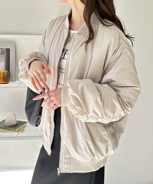 GeeRA（ジーラ）の「ボリュームＭＡ－１デザインブルゾン（ブルゾン・レディース・ブラック/アイボリー・MEDIUM）」の13枚目の写真