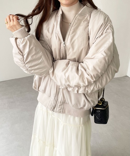 GeeRA（ジーラ）の「ボリュームＭＡ－１デザインブルゾン（ブルゾン・レディース・ブラック/アイボリー・MEDIUM）」の5枚目の写真