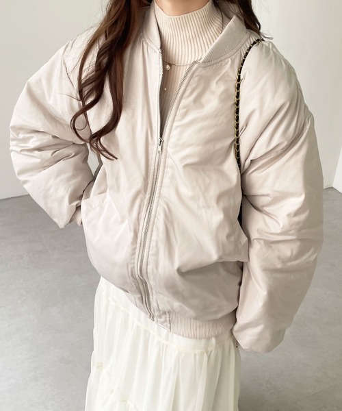 GeeRA（ジーラ）の「ボリュームＭＡ－１デザインブルゾン（ブルゾン・レディース・ブラック/アイボリー・MEDIUM）」の6枚目の写真