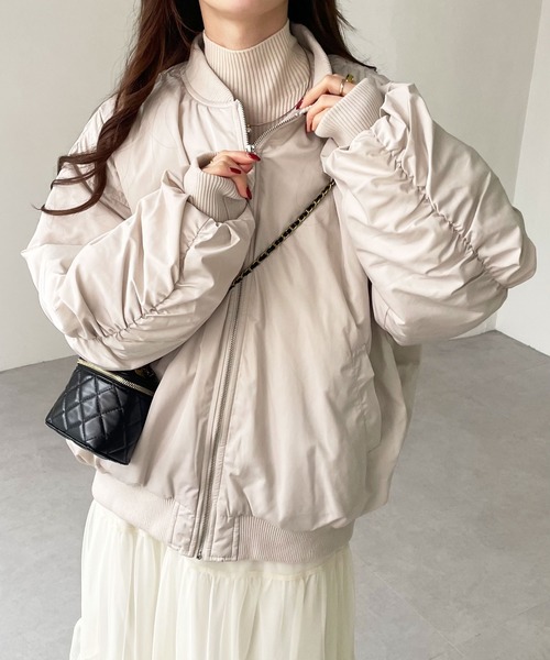 GeeRA（ジーラ）の「ボリュームＭＡ－１デザインブルゾン（ブルゾン・レディース・ブラック/アイボリー・MEDIUM）」の7枚目の写真