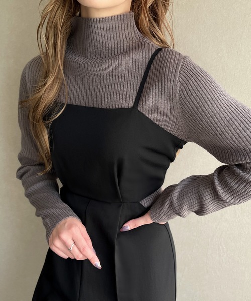 JUNOAH（ジュノア）の「ボトルネックリブニット（ニット/セーター・レディース・オフホワイト/グリーン/ブラック/ベージュ/ブルー/ピンク系その他/グレイッシュベージュ/イエロー・MEDIUM/LARGE）」の4枚目の写真