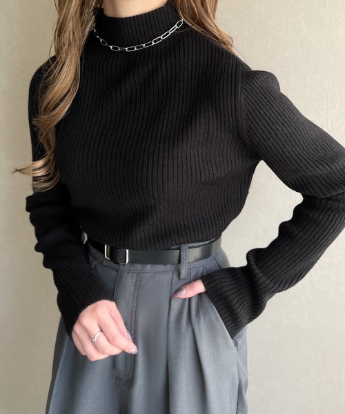 JUNOAH（ジュノア）の「ボトルネックリブニット（ニット/セーター・レディース・オフホワイト/グリーン/ブラック/ベージュ/ブルー/ピンク系その他/グレイッシュベージュ/イエロー・MEDIUM/LARGE）」の9枚目の写真