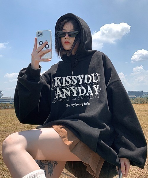 MGV(エムジーヴィー)の「ストリートセンターロゴパーカー(パーカー・レディース・ブラック/ホワイト・X-LARGE/LARGE/MEDIUM)」の5枚目の写真