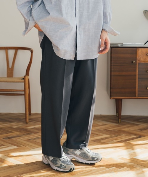 FORK&SPOON（フォークアンドスプーン）の「FORK&SPOON　2プリーツeasyトラウザー（スラックス・メンズ・ネイビー/チャコールグレー・4/5）」の2枚目の写真
