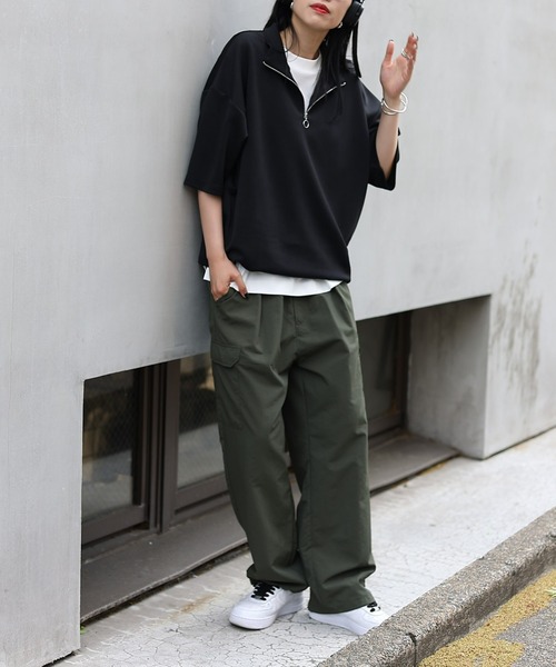 COLONY 2139（コロニートゥーワンスリーナイン）の「WEB/一部店舗限定 ダンボールスタンドハーフジップビッグプルオーバー（Tシャツ/カットソー・メンズ・ブラック/グリーン/ホワイト/ネイビー・MEDIUM/LARGE）」の21枚目の写真