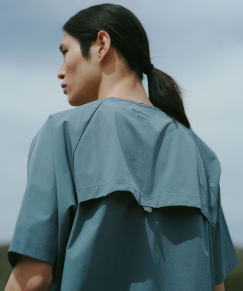 WILD THINGS（ワイルドシングス）の「『UVカット』『別注』WILDTHINGS×EKAL　エラスティックナイロンTシャツ（Tシャツ/カットソー・メンズ・ブラック/ブルーグレー/オリーブ・MEDIUM/LARGE）」の3枚目の写真