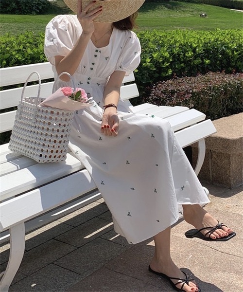 Dream garden(ドリームガーデン)の「ハートボタン 総花刺繍ワンピース(シャツワンピース・レディース・グリーン/ブルー・M/L)」の12枚目の写真
