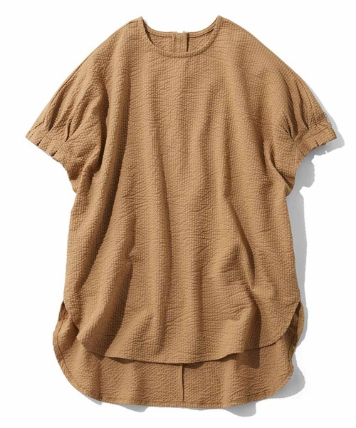 IEDIT（イディット）の「ＩＥＤＩＴ　タックスリーブと後ろファスナーで着映えする　ＵＶカット＆吸汗速乾サッカーカットソーのゆるっとプルオーバー（Tシャツ/カットソー・レディース・ブラック/ベージュ/ネイビー・MEDIUM/LARGE/X-LARGE/XX-LARGE/SMALL）」の6枚目の写真