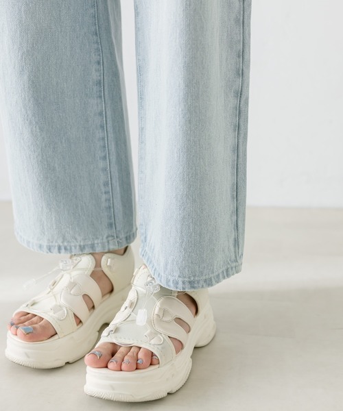 OLIVE des OLIVE（オリーブデオリーブ）の「ベルト付きダメージデニムパンツ　1031030090（デニムパンツ・レディース・サックスブルー・SMALL/MEDIUM）」の21枚目の写真