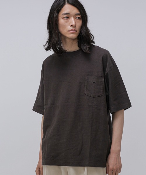 NANO universe(ナノユニバース)の「LB.04/タックボーダーポケットTシャツ(Tシャツ/カットソー・メンズ・ターコイズブルー/スミクロ/イエロー/ブラウン・S/L/M)」の5枚目の写真