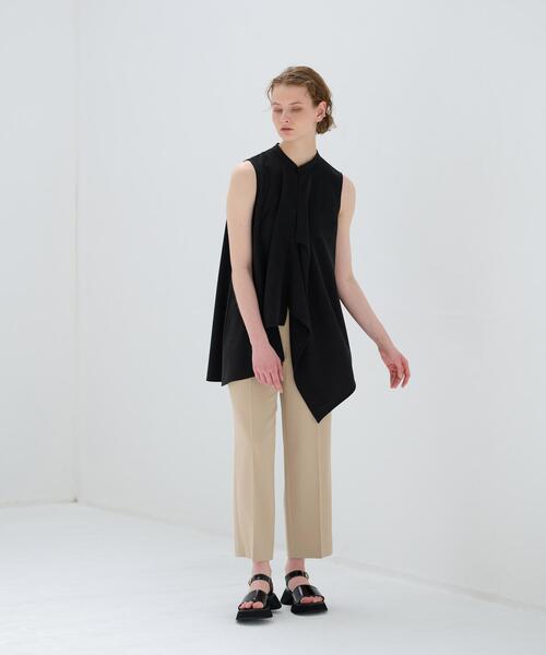 LANVIN en Bleu（ランバンオンブルー）の「アシンメヘムスキッパーブラウス（シャツ/ブラウス・レディース・ベージュ/チャコールグレー・38）」の4枚目の写真