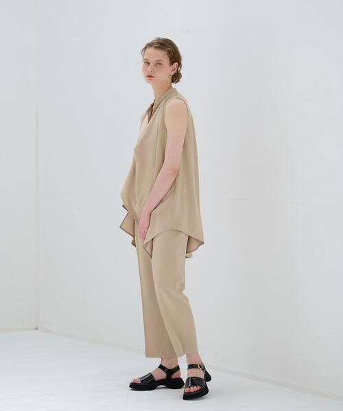 LANVIN en Bleu（ランバンオンブルー）の「アシンメヘムスキッパーブラウス（シャツ/ブラウス・レディース・ベージュ/チャコールグレー・38）」の10枚目の写真