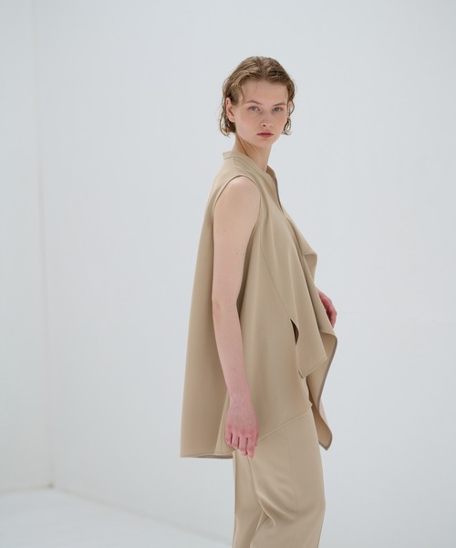 LANVIN en Bleu（ランバンオンブルー）の「アシンメヘムスキッパーブラウス（シャツ/ブラウス・レディース・ベージュ/チャコールグレー・38）」の19枚目の写真