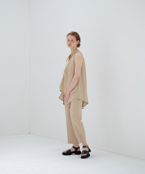 LANVIN en Bleu（ランバンオンブルー）の「アシンメヘムスキッパーブラウス（シャツ/ブラウス・レディース・ベージュ/チャコールグレー・38）」の22枚目の写真