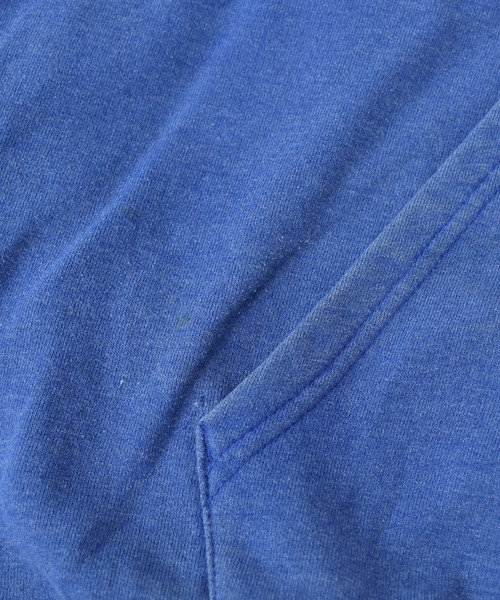 Champion(チャンピオン)の「【ヴィンテージ古着】Champion / チャンピオン ロゴ 刺繍 スウェットパーカー(パーカー・メンズ・ブルー・LARGE)」の5枚目の写真