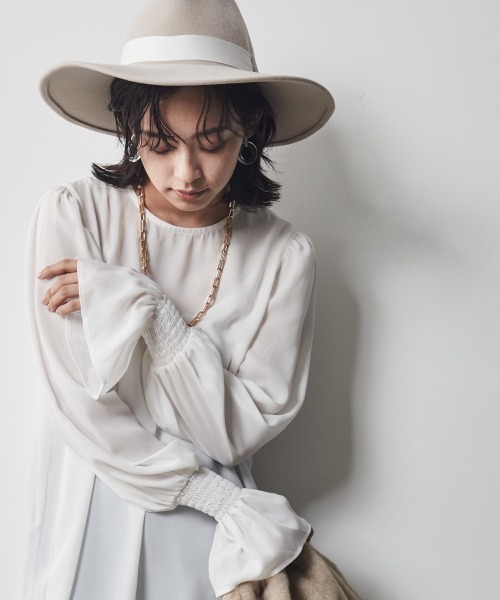 CHIC STYLE（シックスタイル）の「＜大きいサイズ＞フリル袖ノーカラーブラウス シックスタイル（シャツ/ブラウス・レディース・ブラック/オフホワイト・LL/3L/L/4L/5L）」の5枚目の写真