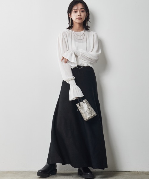 CHIC STYLE（シックスタイル）の「＜大きいサイズ＞フリル袖ノーカラーブラウス シックスタイル（シャツ/ブラウス・レディース・ブラック/オフホワイト・LL/3L/L/4L/5L）」の7枚目の写真