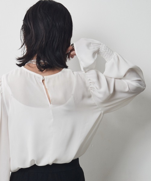 CHIC STYLE（シックスタイル）の「＜大きいサイズ＞フリル袖ノーカラーブラウス シックスタイル（シャツ/ブラウス・レディース・ブラック/オフホワイト・LL/3L/L/4L/5L）」の14枚目の写真