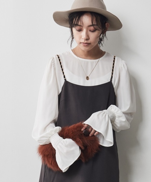 CHIC STYLE（シックスタイル）の「＜大きいサイズ＞フリル袖ノーカラーブラウス シックスタイル（シャツ/ブラウス・レディース・ブラック/オフホワイト・LL/3L/L/4L/5L）」の16枚目の写真