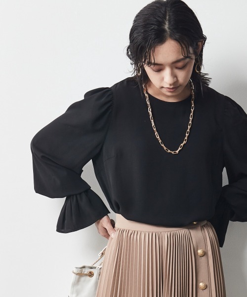 CHIC STYLE（シックスタイル）の「＜大きいサイズ＞フリル袖ノーカラーブラウス シックスタイル（シャツ/ブラウス・レディース・ブラック/オフホワイト・LL/3L/L/4L/5L）」の6枚目の写真