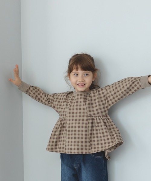 pairmanon（ペアマノン）の「無地 総柄 ボーダー ガールズ長袖 チュニック（シャツ/ブラウス・キッズ・ベージュ系その他2/ブラック系その他3/ブラウン系その他4/ベージュ系その他4/その他1/ブラウン系その他3/ブラウン系その他2/ホワイト系その他2/ブラウン系その他5/ブルー系その他3/パープル系その他4/ブラック系その他2/ホワイト系その他3/ブラック系その他4/ベージュ系その他3・140/110/90/100/120/130/150）」の9枚目の写真